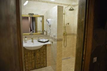 Фото номера Двухместный номер с 2 отдельными кроватями Отель Агроусадьба Фольварк Гвоздь г. Каменюки 8